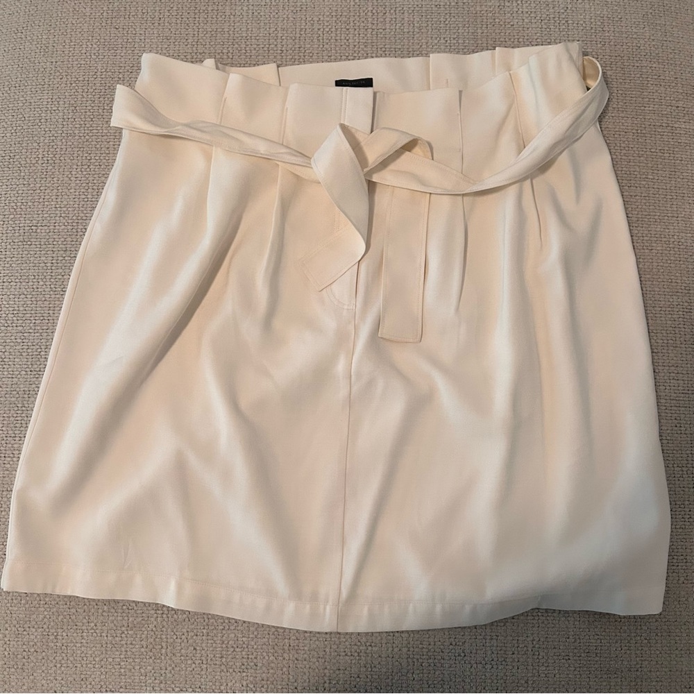 NWT | Ann Taylor Cream Mini ‘paper bag’ Skirt